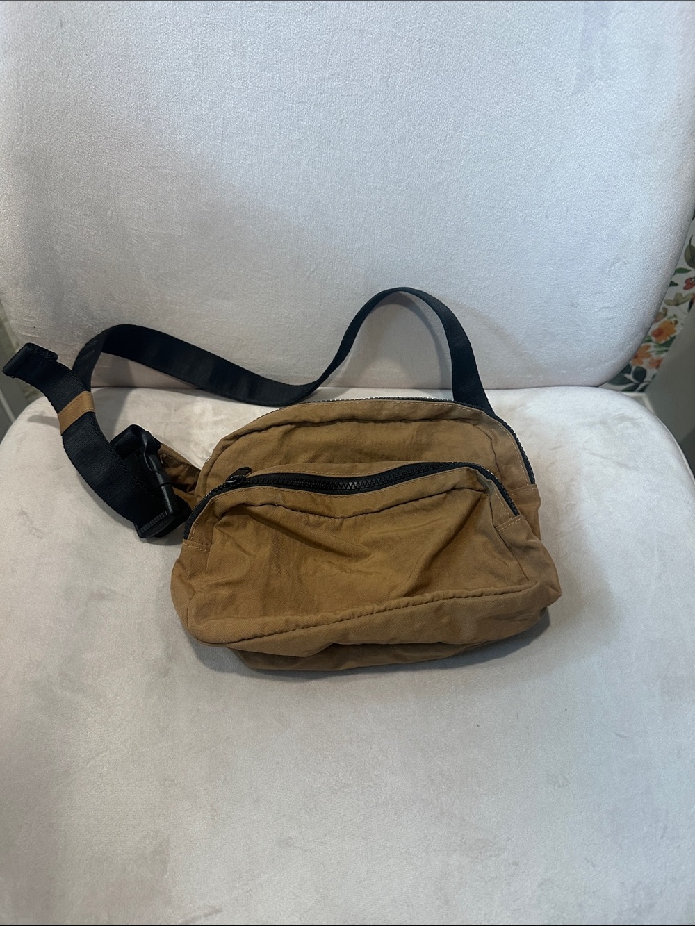 BAGGU Fanny Pack in Tan with Black Strap